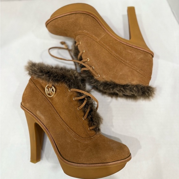 Cozy Brown Fur-Lined Ankle Boots - Picture 3 of 8